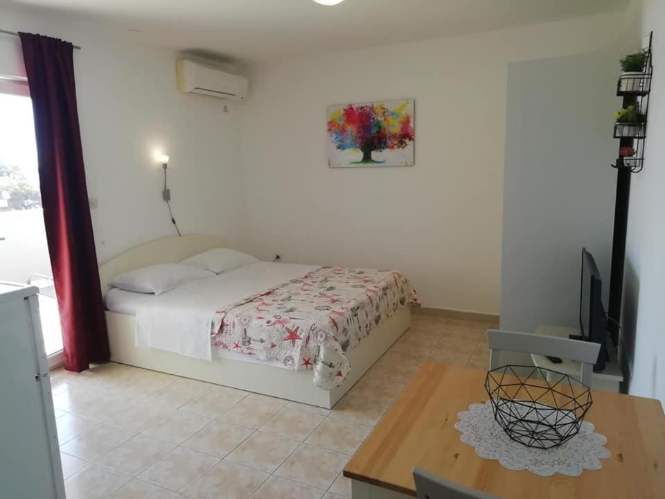 Apartmani Roko, Sevid Marina Exterior photo